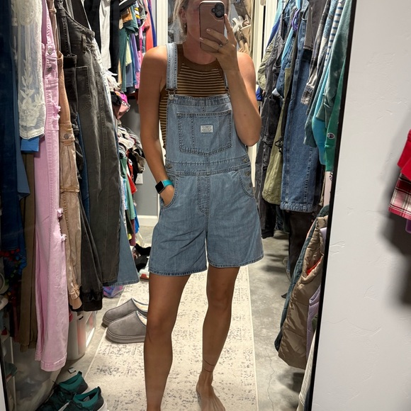 Levi’s Vintage Women’s Shortalls - Picture 4 of 4